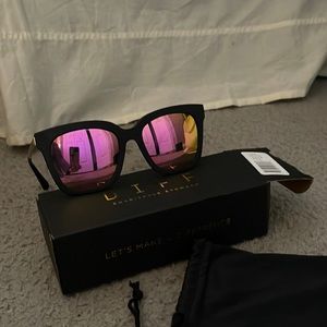 Who’s ready for some summer and these awesome brand-new sunglasses never worn